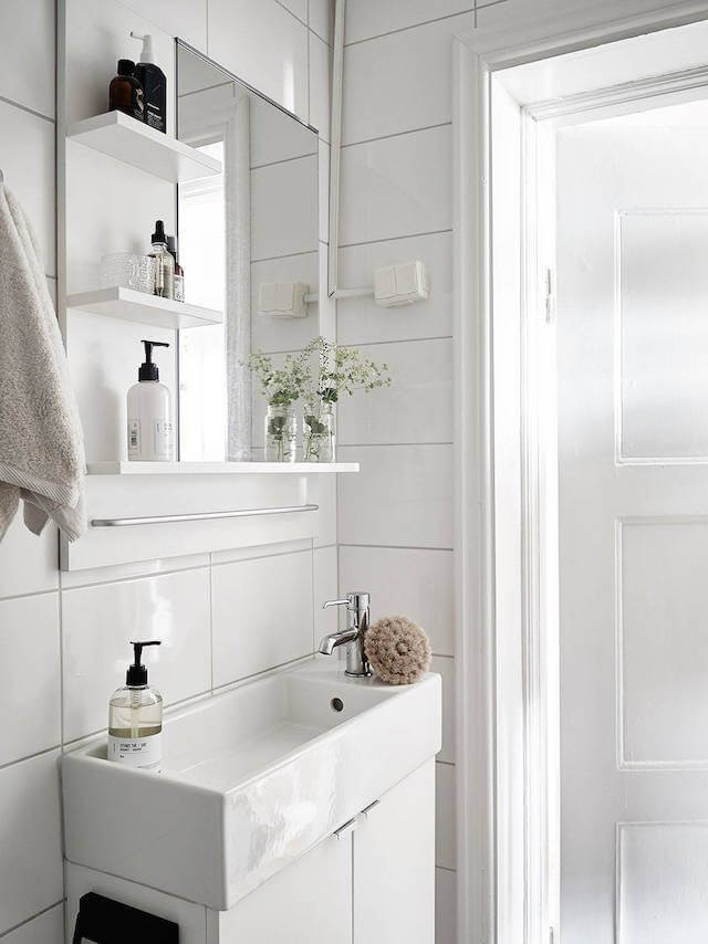 7 Ways to Maximize the Space in Your Small Bathroom Layout - Small Bathroom Sink